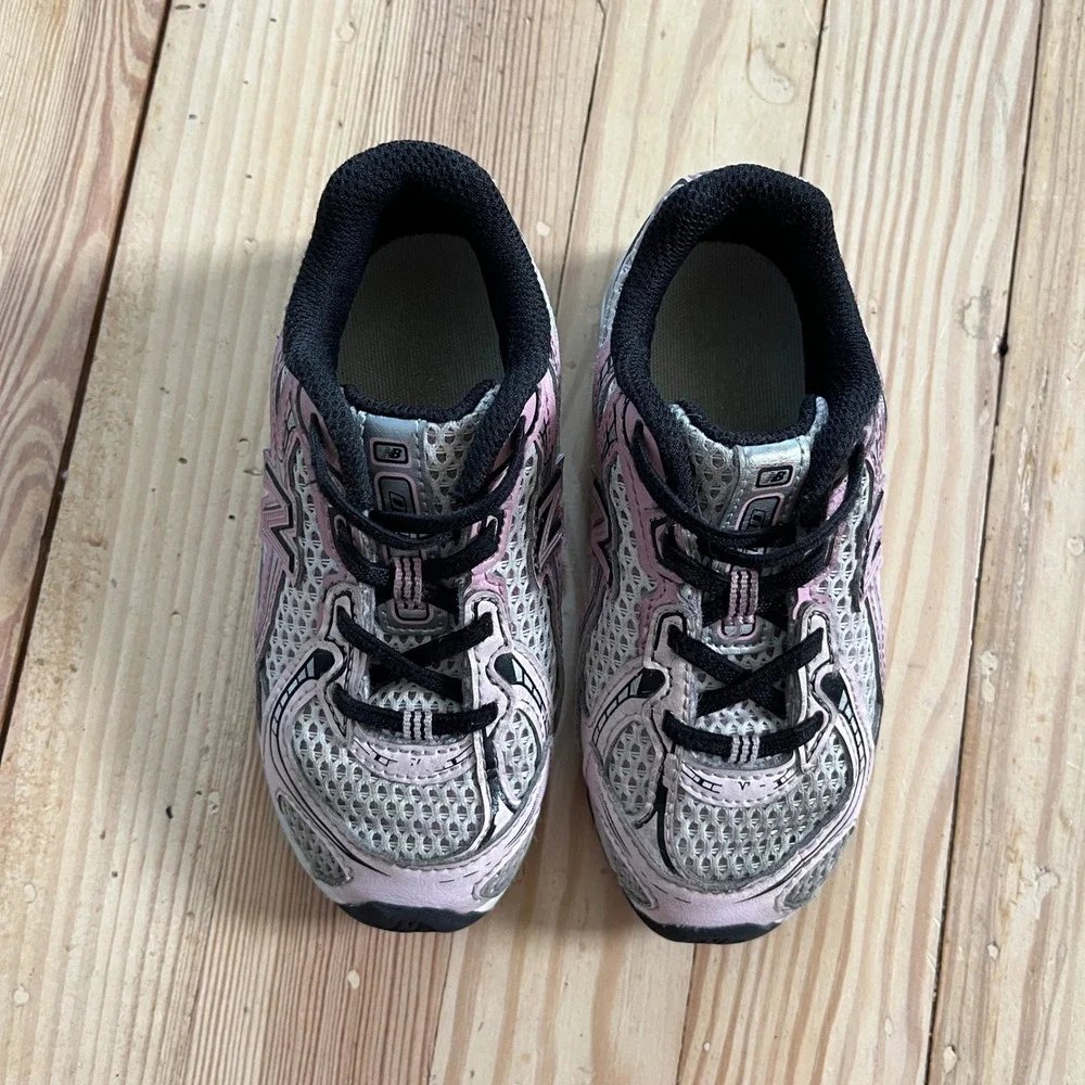 New‎ Balance 740 White Pink Silver Mesh Y2K Running Shoes Kids Size 9 Rose Sugar